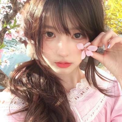 加油站的女孩